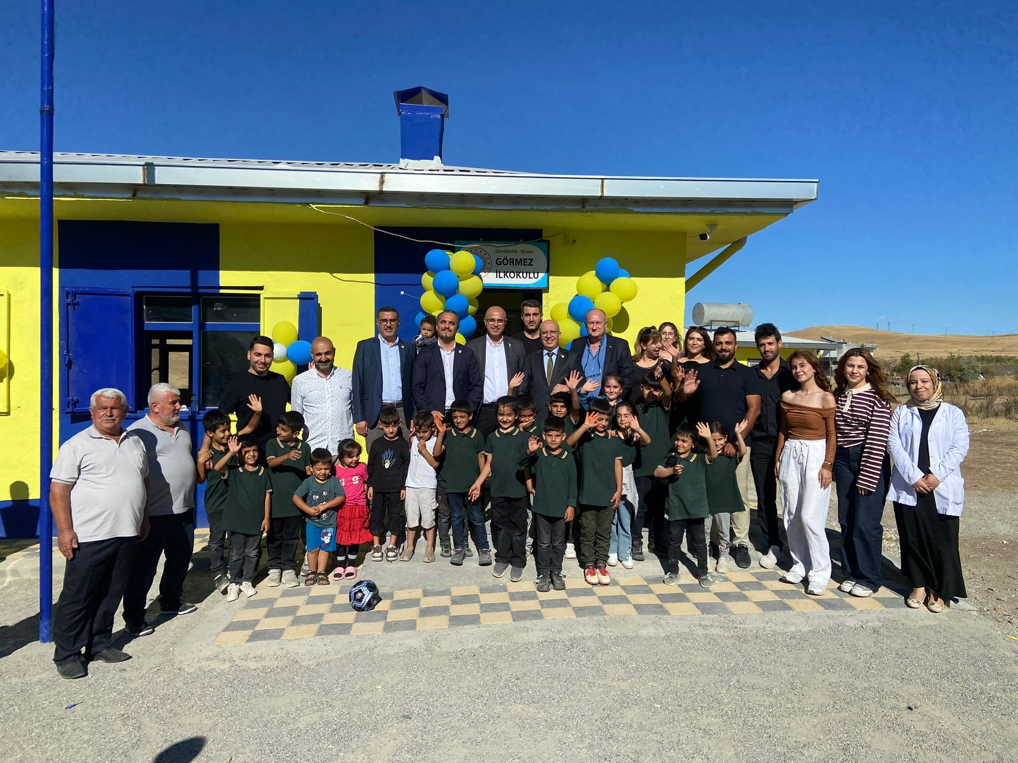 FenTiV 2 Fenerbahçeli Tıp İnsanları Vakfı diyarbakir silvan gormez i̇lkokulu 01 Fenerbahçeli Tıp İnsanları Vakfı